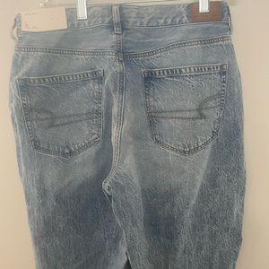 American eagle Women’s brand new with tags. mom jeans. Size 8 short